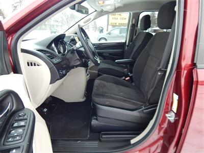 2018 Dodge Grand Caravan SE  Stow 'N' Go - Photo 22 - Angola, IN 46703