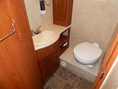 2012 Thor A.C.E. 29.1   - Photo 37 - Angola, IN 46703