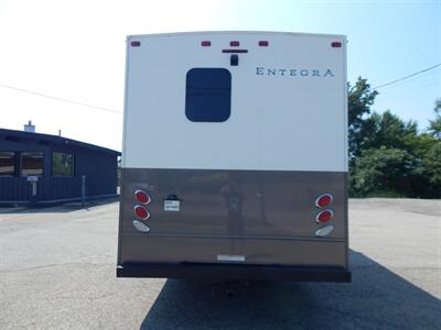 2024 Jayco Entegra Qwest SE  24R - Photo 8 - Angola, IN 46703