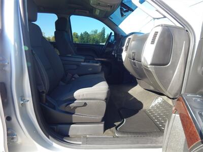 2016 GMC Sierra 1500 SLE   - Photo 17 - Angola, IN 46703