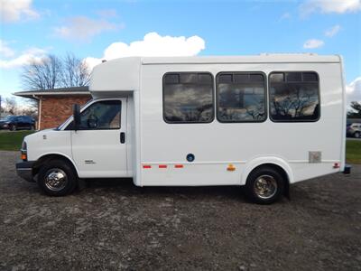 2016 CHEVROLET E4500 Goshen  Passenger Bus - Photo 1 - Angola, IN 46703