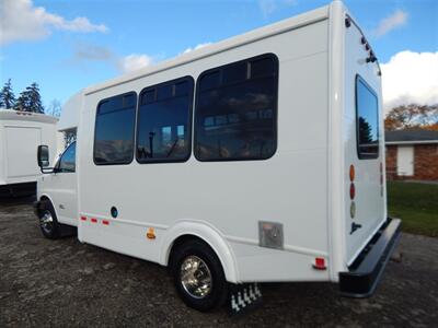 2016 CHEVROLET E4500 Goshen  Passenger Bus - Photo 3 - Angola, IN 46703