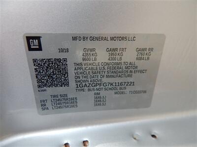 2019 Chevrolet Express LT 3500  15 Passenger - Photo 25 - Angola, IN 46703