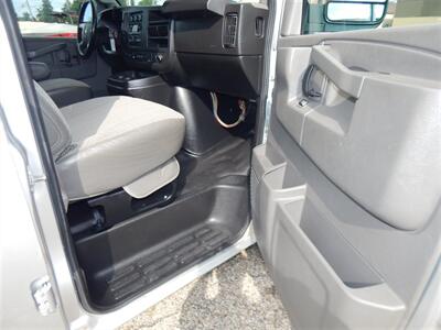 2019 Chevrolet Express LT 3500  15 Passenger - Photo 17 - Angola, IN 46703