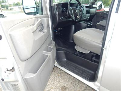 2019 Chevrolet Express LT 3500  15 Passenger - Photo 22 - Angola, IN 46703