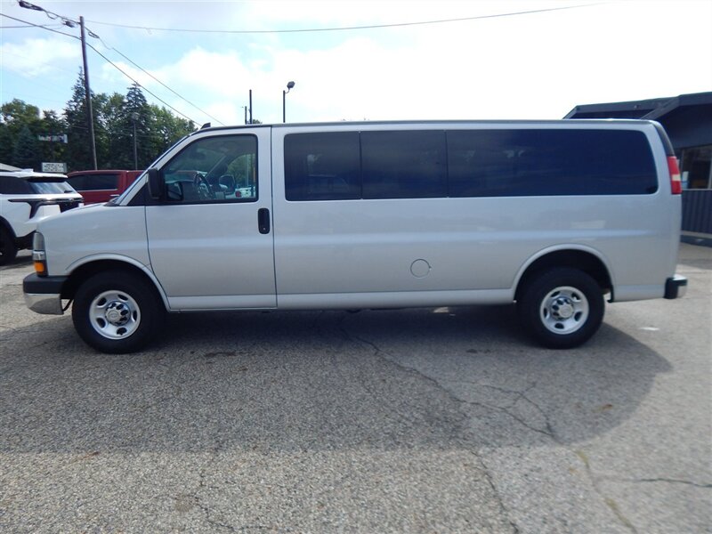 2019 Chevrolet Express LT 3500  15 Passenger - Photo 1 - Angola, IN 46703