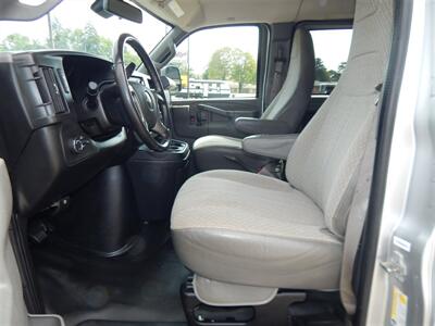 2019 Chevrolet Express LT 3500  15 Passenger - Photo 23 - Angola, IN 46703