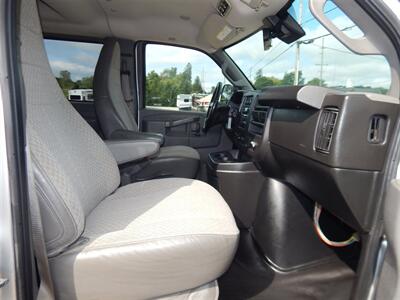 2019 Chevrolet Express LT 3500  15 Passenger - Photo 18 - Angola, IN 46703