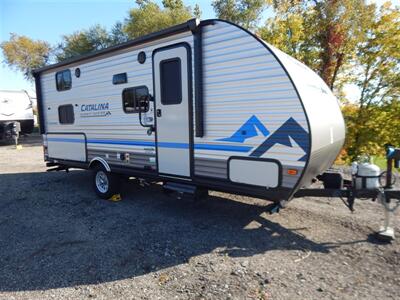 2022 Coachmen Catalina Summit 184BHS  7 Series - Photo 2 - Angola, IN 46703