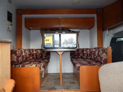 2008 Gulf Stream Euro Touring Cruiser M-5272   - Photo 16 - Angola, IN 46703