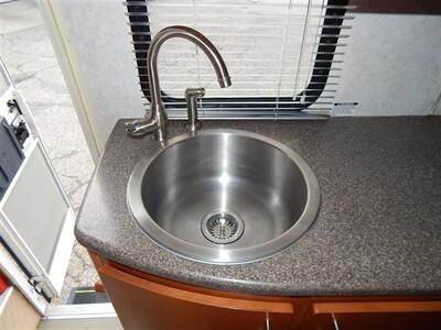 2008 Gulf Stream Euro Touring Cruiser M-5272   - Photo 21 - Angola, IN 46703