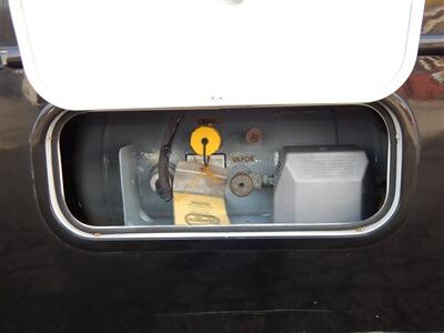 2008 Gulf Stream Euro Touring Cruiser M-5272   - Photo 11 - Angola, IN 46703