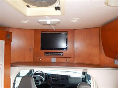 2008 Gulf Stream Euro Touring Cruiser M-5272   - Photo 18 - Angola, IN 46703