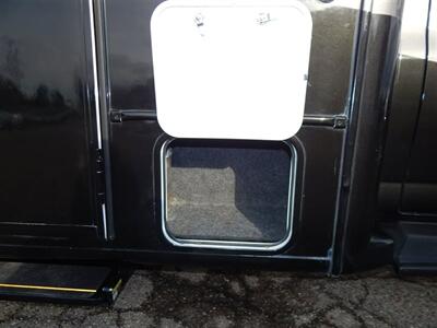 2008 Gulf Stream Euro Touring Cruiser M-5272   - Photo 7 - Angola, IN 46703