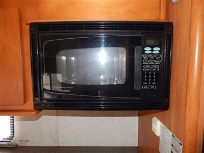 2008 Gulf Stream Euro Touring Cruiser M-5272   - Photo 22 - Angola, IN 46703