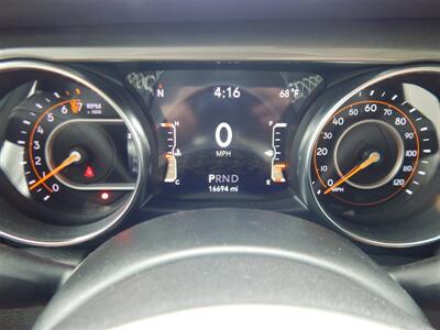 2019 Jeep Wrangler Unlimited Sahara  4wd - Photo 27 - Angola, IN 46703