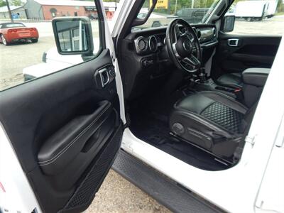 2019 Jeep Wrangler Unlimited Sahara  4wd - Photo 22 - Angola, IN 46703