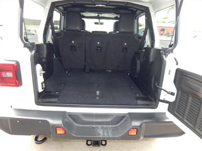 2019 Jeep Wrangler Unlimited Sahara  4wd - Photo 12 - Angola, IN 46703