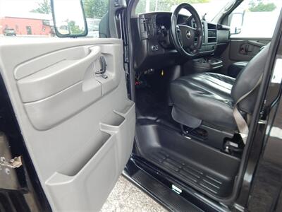 2010 Chevrolet Express 3500  Turtle Top - Photo 19 - Angola, IN 46703