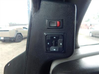 2010 Chevrolet Express 3500  Turtle Top - Photo 23 - Angola, IN 46703