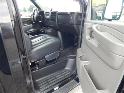 2010 Chevrolet Express 3500  Turtle Top - Photo 17 - Angola, IN 46703