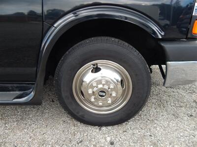 2010 Chevrolet Express 3500  Turtle Top - Photo 15 - Angola, IN 46703