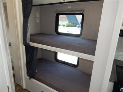 2022 Coachmen Pursuit 31bhp  Bunkhouse - Photo 44 - Angola, IN 46703