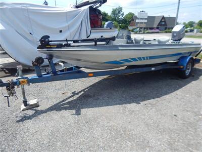 1983 ASTROGLASS Runabout Bass Boat   - Photo 5 - Angola, IN 46703