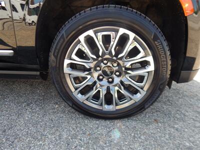 2022 GMC Yukon XL Denali   - Photo 13 - Angola, IN 46703