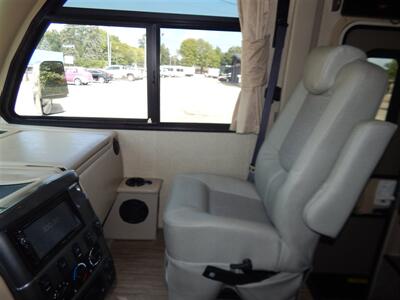 2017 Thor Axis 24.1   - Photo 26 - Angola, IN 46703