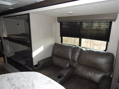 2023 Grand Design Transcend Xplor 23BH   - Photo 17 - Angola, IN 46703