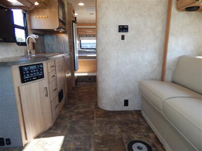 2014 Winnebago View Profile 24G   - Photo 29 - Angola, IN 46703