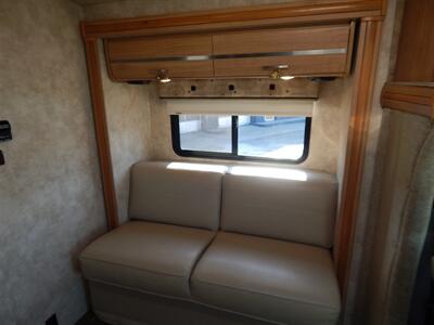 2014 Winnebago View Profile 24G   - Photo 30 - Angola, IN 46703