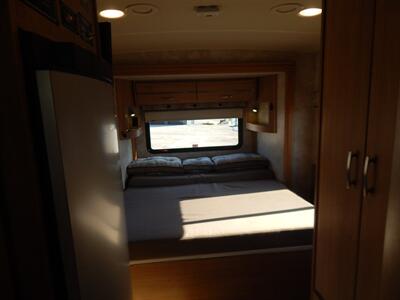 2014 Winnebago View Profile 24G   - Photo 35 - Angola, IN 46703