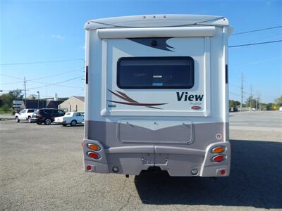 2014 Winnebago View Profile 24G   - Photo 8 - Angola, IN 46703