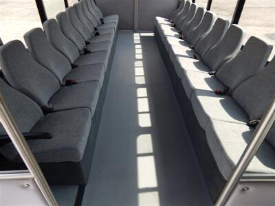 2016 FORD F-450 Super Duty StarTrans SE  20 passengers - Photo 26 - Angola, IN 46703
