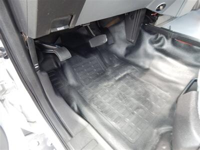 2016 FORD F-450 Super Duty StarTrans SE  20 passengers - Photo 18 - Angola, IN 46703