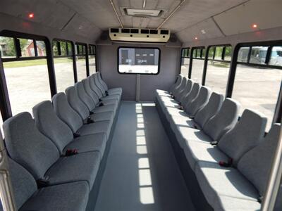 2016 FORD F-450 Super Duty StarTrans SE  20 passengers - Photo 27 - Angola, IN 46703