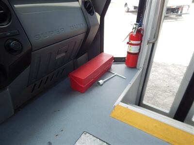 2016 FORD F-450 Super Duty StarTrans SE  20 passengers - Photo 24 - Angola, IN 46703