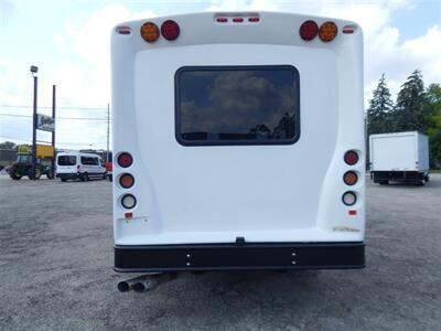 2016 FORD F-450 Super Duty StarTrans SE  20 passengers - Photo 8 - Angola, IN 46703