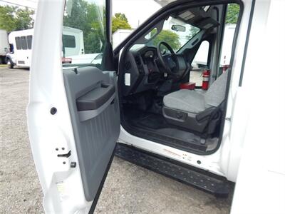 2016 FORD F-450 Super Duty StarTrans SE  20 passengers - Photo 14 - Angola, IN 46703