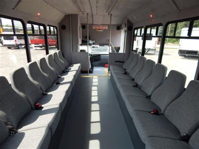 2016 FORD F-450 Super Duty StarTrans SE  20 passengers - Photo 32 - Angola, IN 46703