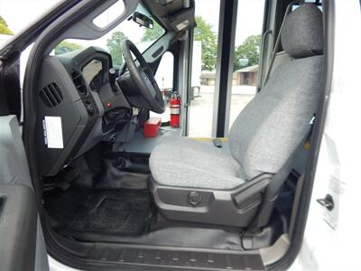 2016 FORD F-450 Super Duty StarTrans SE  20 passengers - Photo 15 - Angola, IN 46703