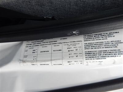 2016 FORD F-450 Super Duty StarTrans SE  20 passengers - Photo 17 - Angola, IN 46703