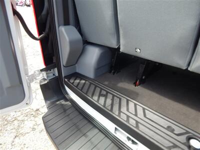 2015 Ford Transit 350 XLT  15 Passenger - Photo 11 - Angola, IN 46703