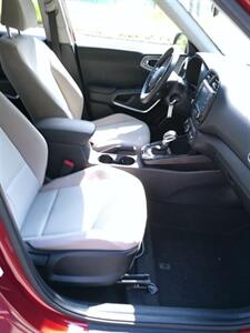 2020 Kia Soul LX   - Photo 18 - Smithfield, NC 27577