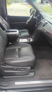 2013 Cadillac Escalade Premium   - Photo 17 - Smithfield, NC 27577