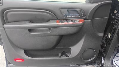 2013 Cadillac Escalade Premium   - Photo 9 - Smithfield, NC 27577
