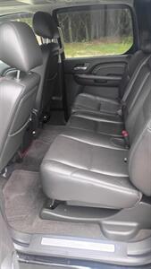 2013 Cadillac Escalade Premium   - Photo 15 - Smithfield, NC 27577