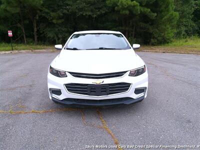 2018 Chevrolet Malibu LT   - Photo 2 - Smithfield, NC 27577